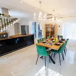 Villa Luxury Andrea Vrzika In Forest Near The Sea With Heated Pool Zagvozd